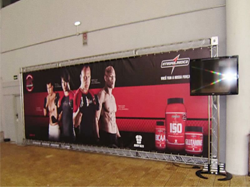 Backdrop para Lançamento de Produtos | Cipriani Comunicação Visual