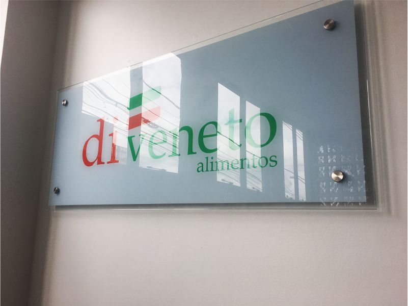 Painel de Vidro Personalizado em São Paulo, Entregamos em SP Imagem Principal Painel de Vidro Personalizado em São Paulo, Entregamos em SP Imagem Principal